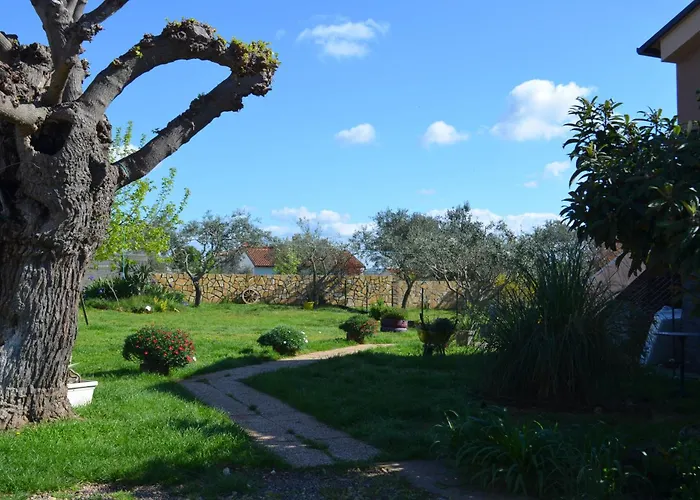 Little Escape Apartment *